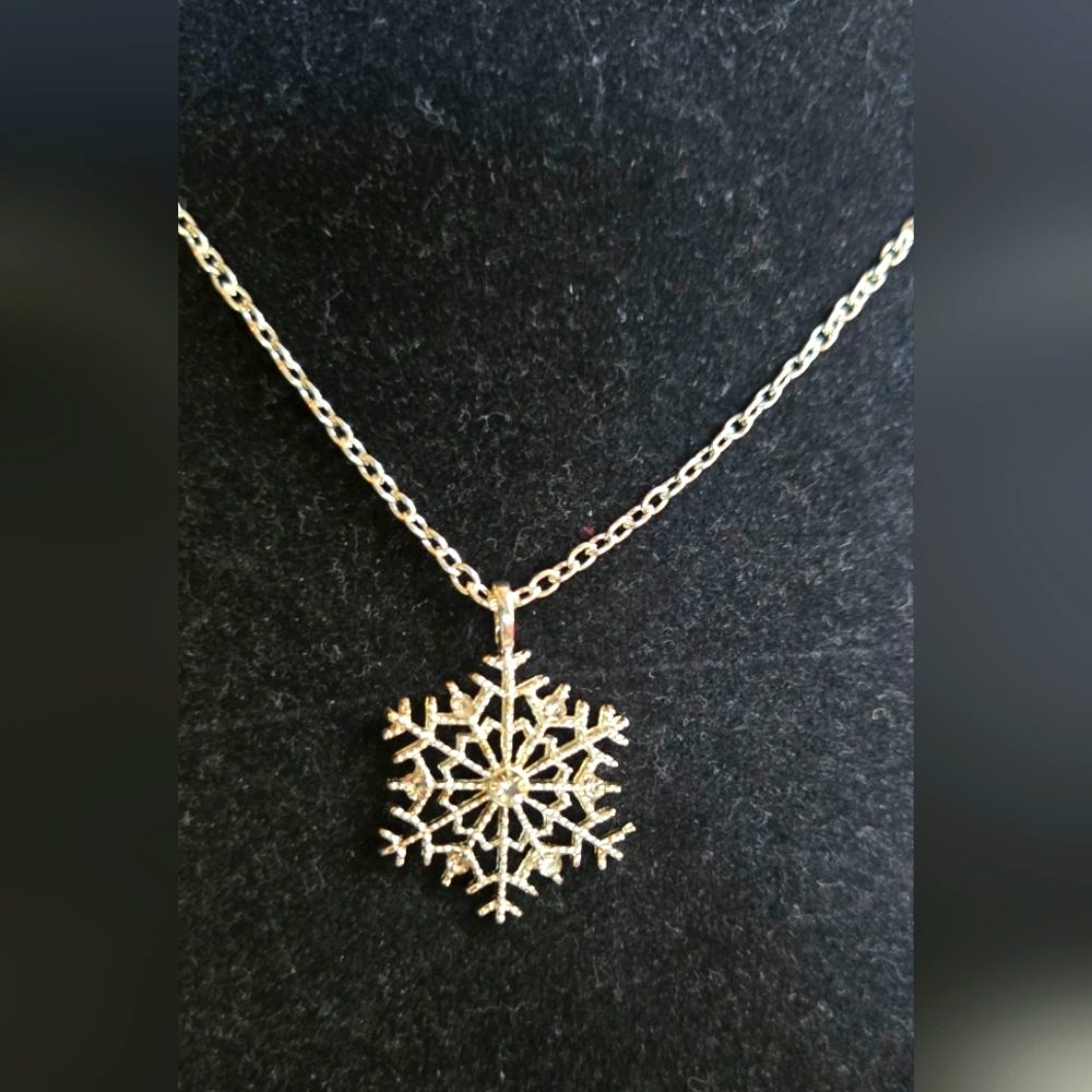Silver Snowflake Pendant Necklace 8"/16" - Picture 1 of 3